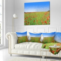 Designart Poppy Meadow Panorama - Tájnyomtatott dobás párna - 18x18