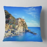 Designart Manarola falu Rocks and Sea -ban - Beach Photo Throw párna - 16x16