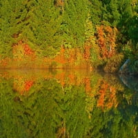 Kanada-Ontario-Sudbury őszi színek tükrözik a Laurentian-tóban napkeltekor Jaynes Galéria